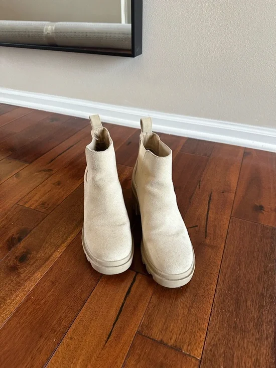 Steve Madden Hadlee Lug Sole Chelsea Boot - Picture 2 of 4